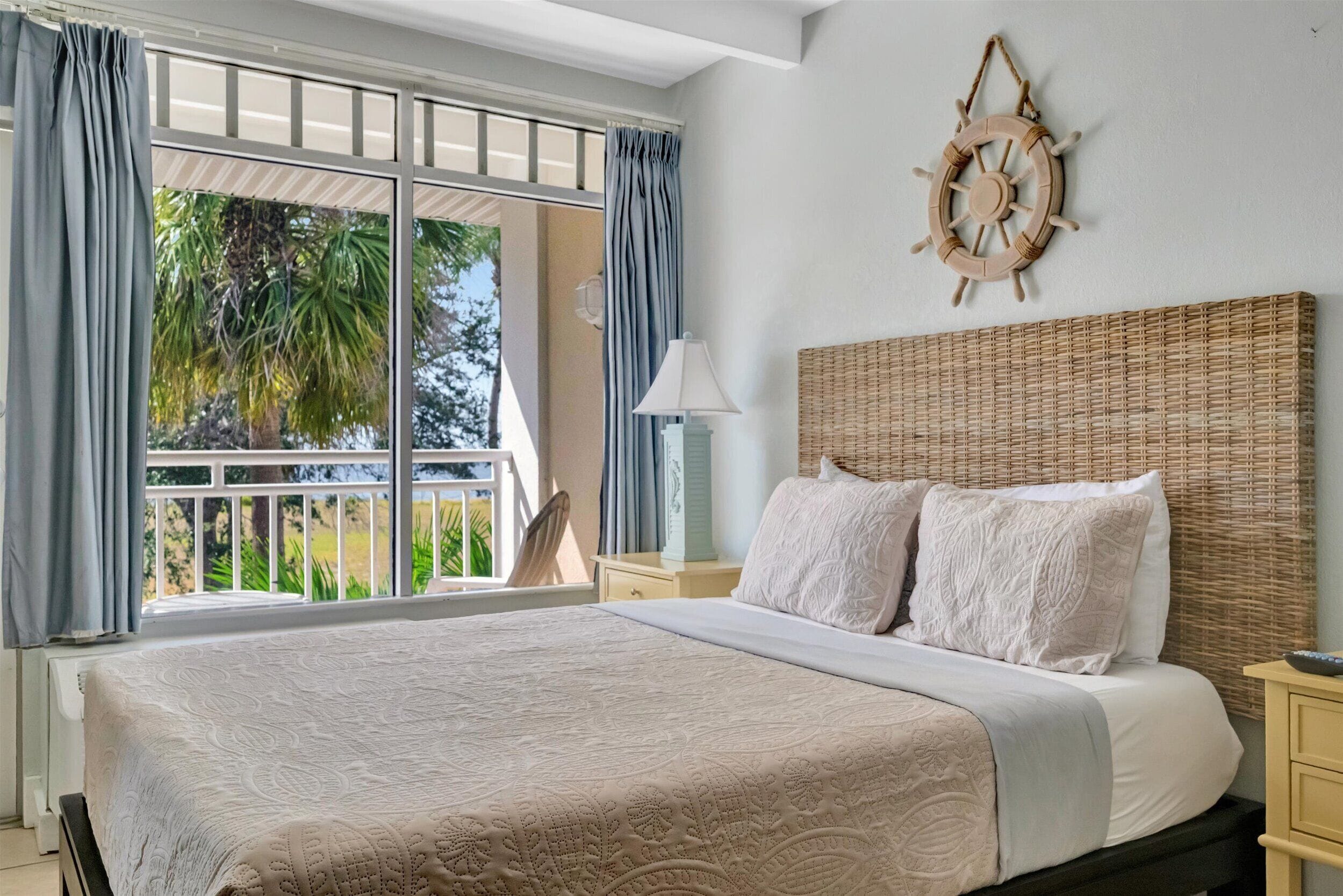 Estudio panorámico, 2 camas de matrimonio, balcón | Tabla de planchar con plancha, wifi gratis, ropa de cama