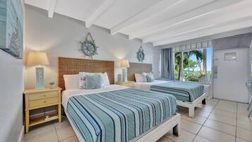 Luxury Studio, 2 Queen Beds, Patio, Ground Floor | Iron/ironing board, free WiFi, bed sheets