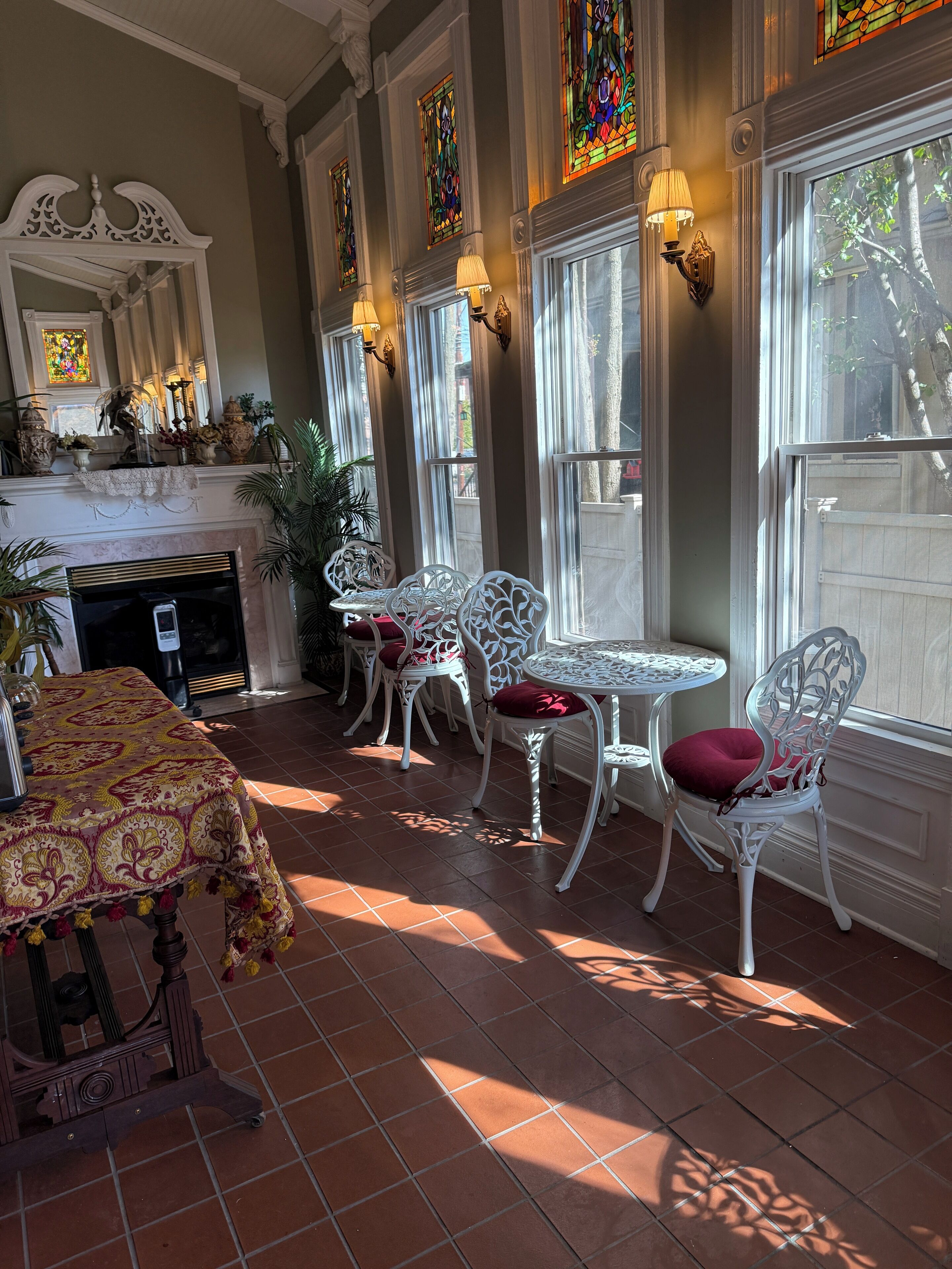 Free daily continental breakfast