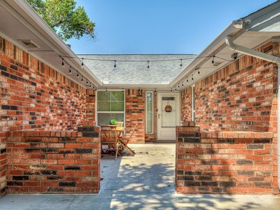 Chic 4BR Retreat with Big Backyard and Outdoor Dining Spaces