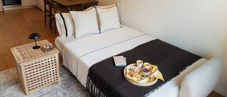 1 bedroom, iron/ironing board, bed sheets