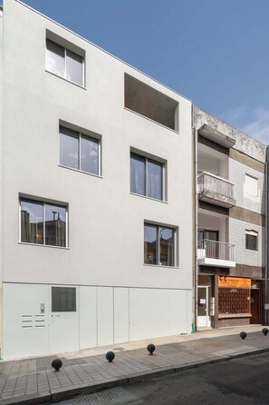 Exterior - Modern & Stylish Flat by HostWise (Porto)