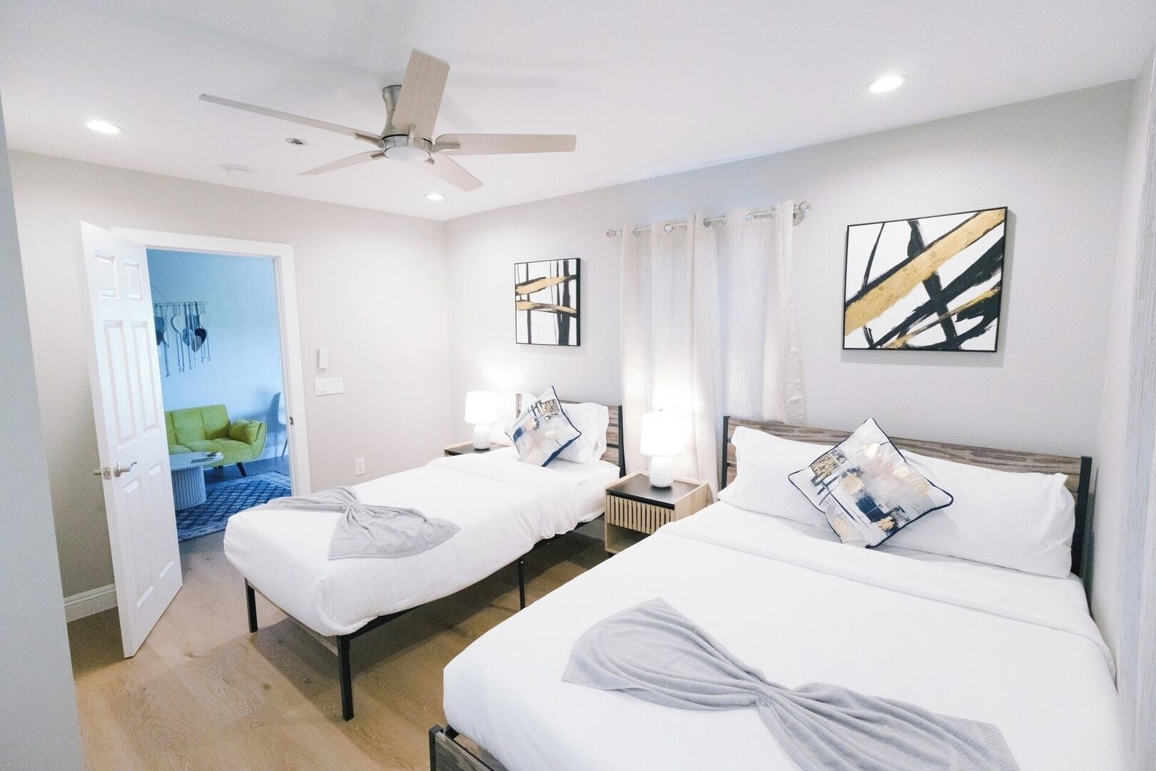 Iron/ironing board, WiFi, bed sheets