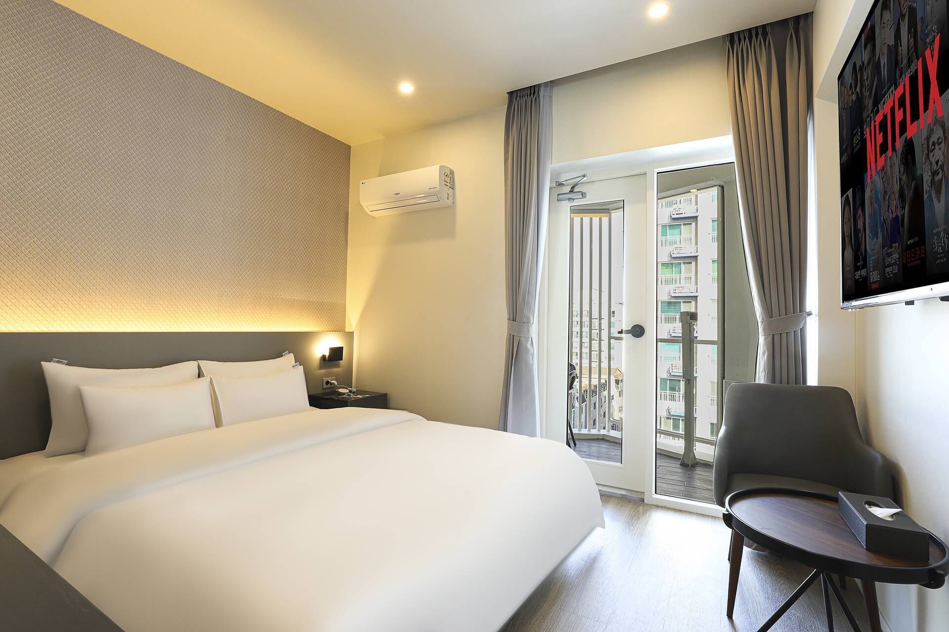 Deluxe Double Room, Balcony | Free WiFi, bed sheets