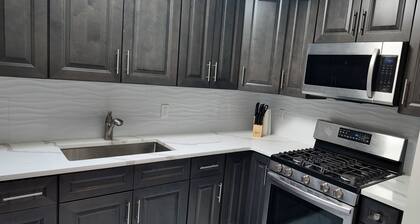 3-bedroom 2BR apartment in fabulous Queens CLOSE TO JFK