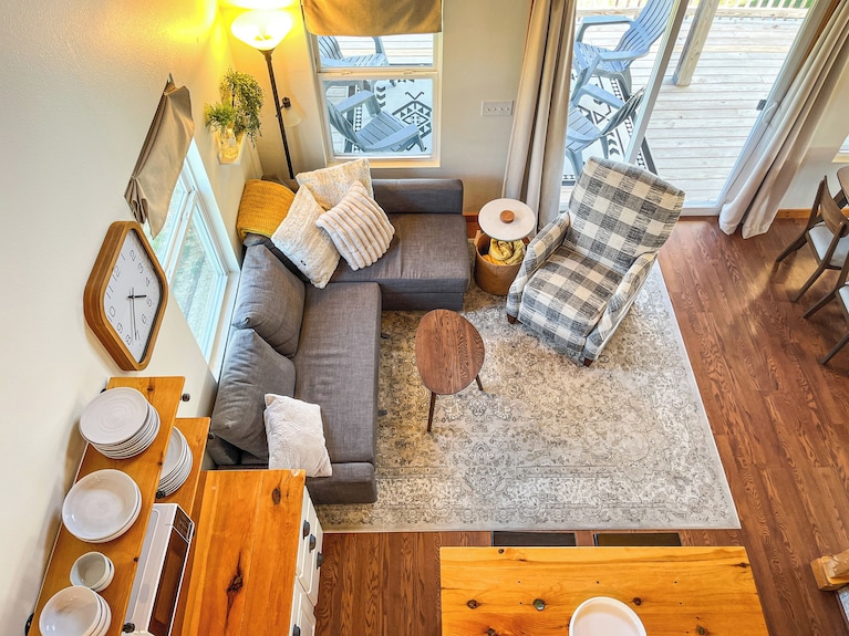 Tranquility Heights: Deck, 3.5 Acres, Darts, Movie Room, Desk W/printer - Ozark, MO