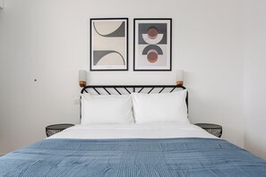 2 chambres, fer et planche à repasser, Wi-Fi, draps fournis