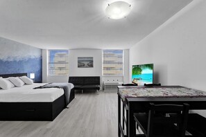 Iron/ironing board, Internet, bed sheets
