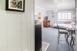2 bedrooms, bed sheets