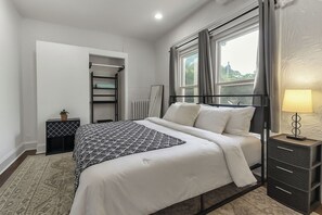 4 bedrooms, bed sheets