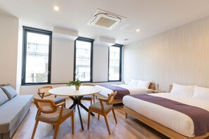 高级双床房 | 办公桌、免费 WiFi、床单