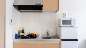 Superior Twin Room | Dapur peribadi | Peti sejuk/penyejuk beku saiz penuh, ketuhar gelombang mikro, dapur 
