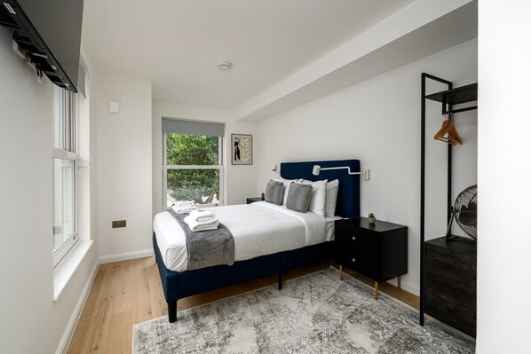 Bügeleisen/Bügelbrett, Internetzugang, Bettwäsche