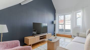 Fernseher, Stereoanlage