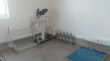 House, 3 Bedrooms, Accessible, Smoking | Interior