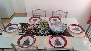 House, 3 Bedrooms, Accessible, Smoking | Dining