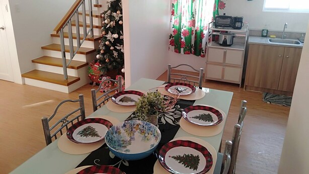 Dining room - Avida 3-bedroom Vacation House With Pool (Talisay)