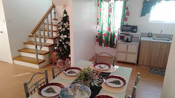 House, 3 Bedrooms, Accessible, Smoking | Dining room