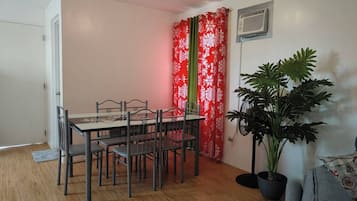 House, 3 Bedrooms, Accessible, Smoking | Dining room