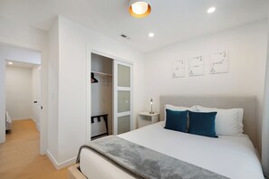 4 chambres, fer et planche à repasser, Wi-Fi, draps fournis