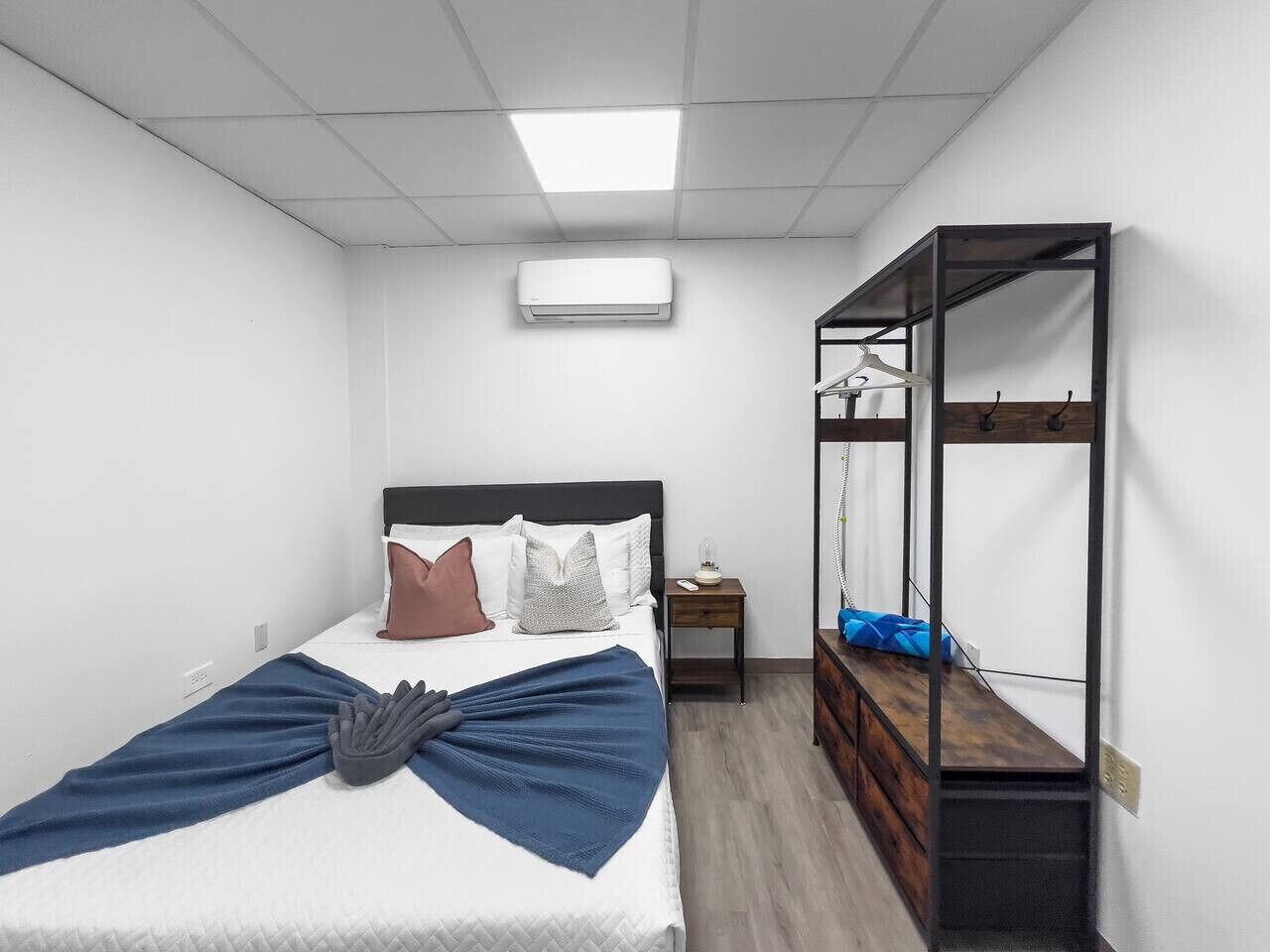 2 slaapkamers, een bureau, wifi, beddengoed