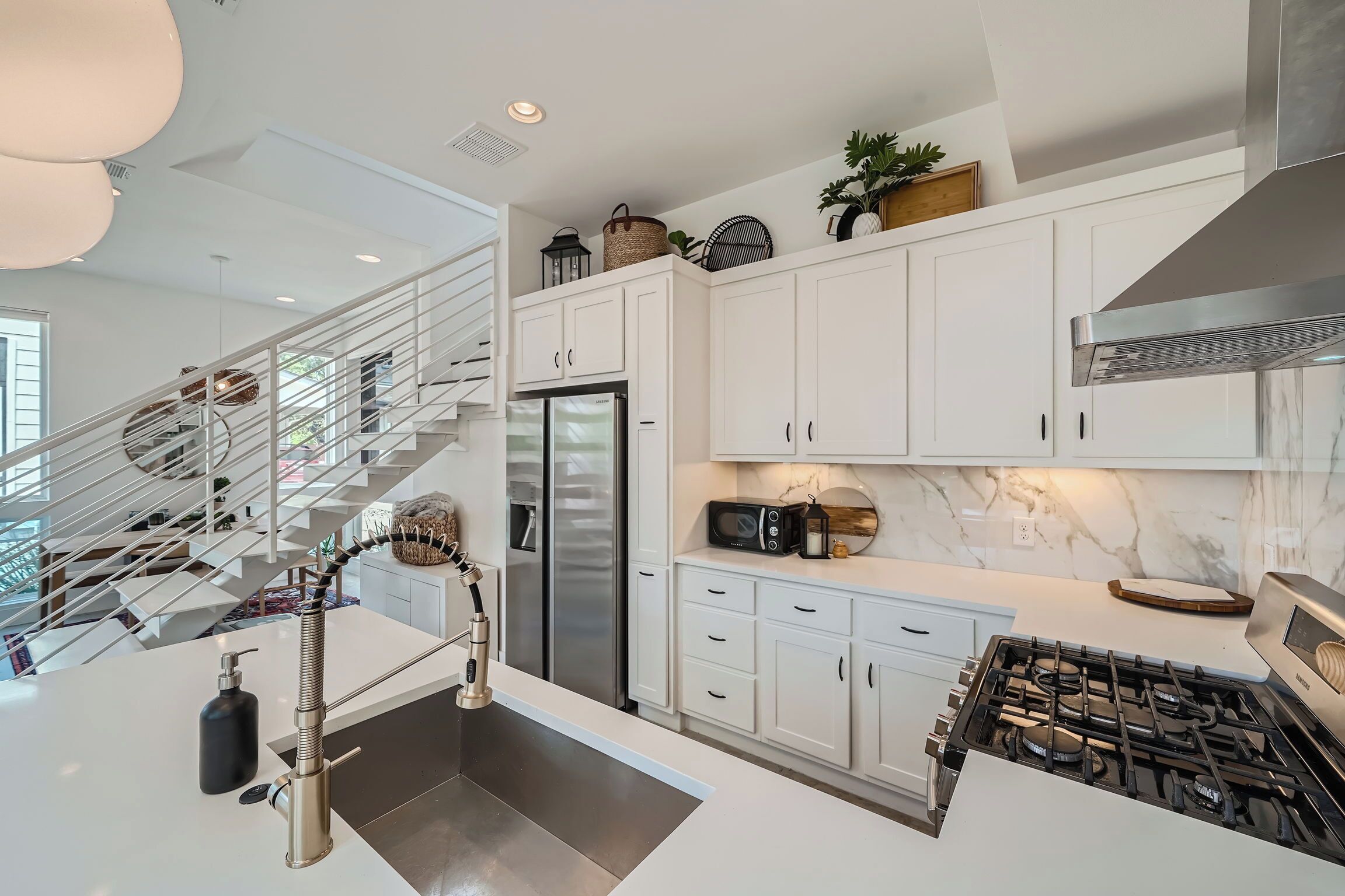 Mikrowelle, Ofen, Herdplatte, Geschirrspüler