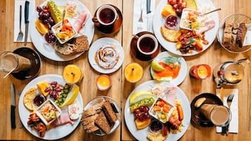 Daily buffet breakfast for a fee