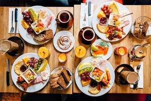 Daily buffet breakfast for a fee
