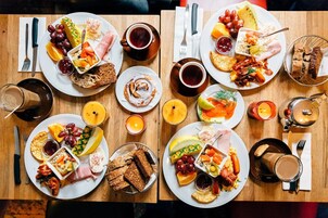 Desayuno buffet todos los días (con cargo)