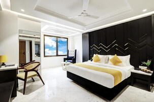 Ropa de cama de alta calidad, minibar y escritorio 