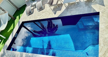 Flip flops is a Family and Couple Friendly retreat with use of the Pool.