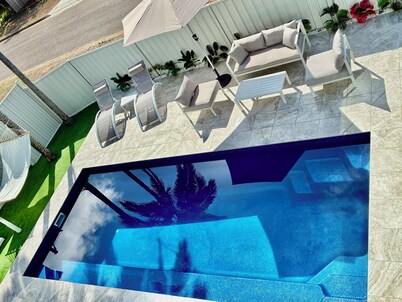 Flip flops is a Family and Couple Friendly retreat with use of the Pool.