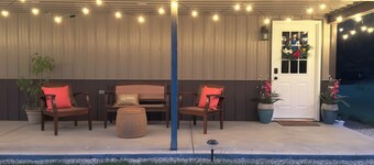 Beautiful, cozy, lakeside wooded getaway in serene surroundings.