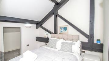 2 makuuhuonetta, silitysrauta/-lauta, Wi-Fi, vuodevaatteet