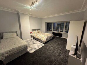5 habitaciones, wifi y ropa de cama