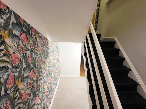 Loft Style-1Br-WalkinShower-WiFi-Central Cork