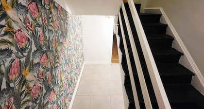 Loft Style-1Br-WalkinShower-WiFi-Central Cork