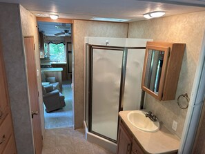 Family Mobile Home, Valley View | Bathroom