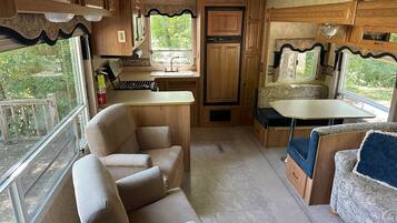 Family Mobile Home, Valley View | Private kitchen