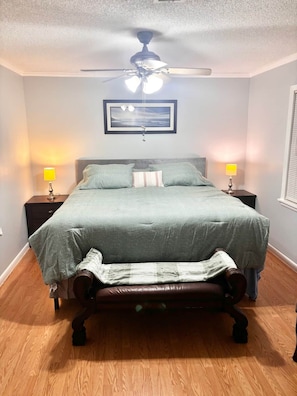 Room - Close2Beach/Sleeps14/GaMeRoom/PoolTable/PingPong (Gulfport)