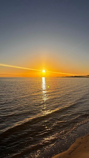 Enjoy the wonderful Sunsets on the Beach. - Close2Beach/Sleeps14/GaMeRoom/PoolTable/PingPong (Gulfport)