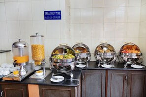Free daily buffet breakfast