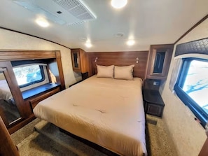 2 bedrooms, Internet, bed sheets