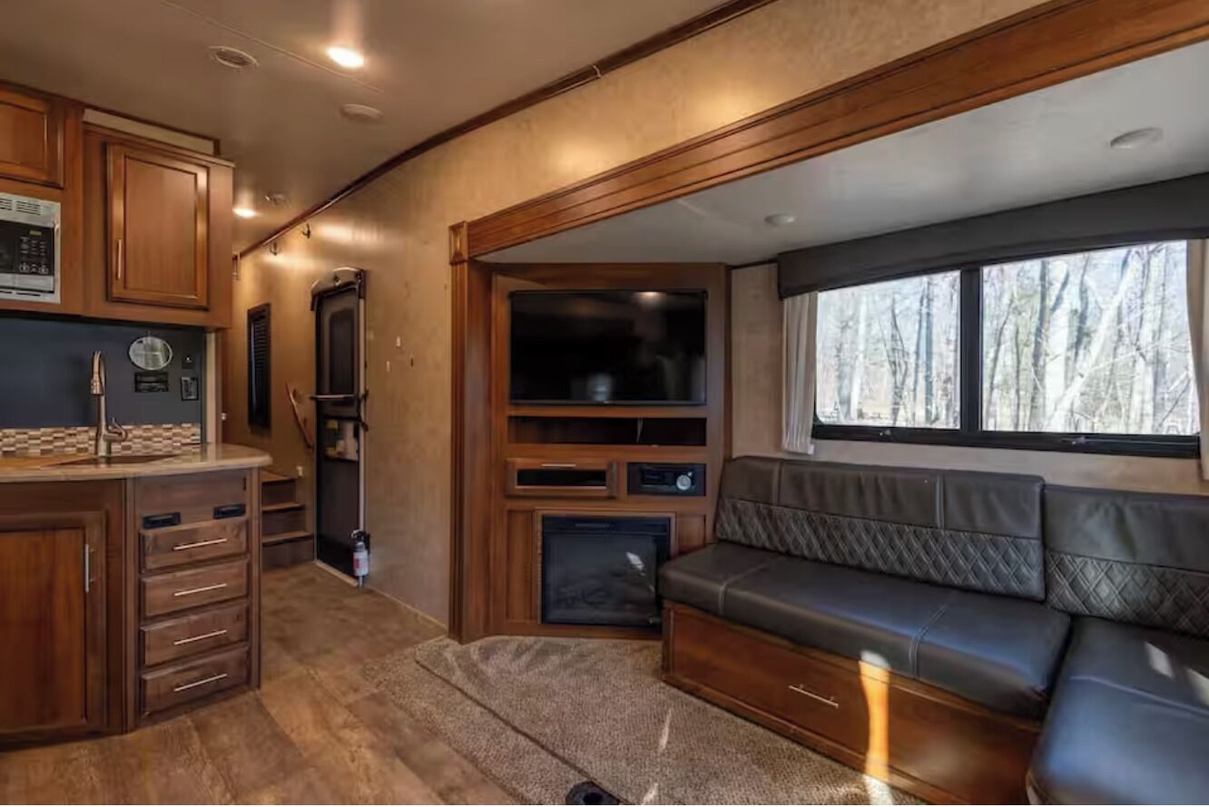 Luxury Rv Retreat Wd Firepit And Grille Serene Wooded Stay Near Red River Gorge - Kentucky