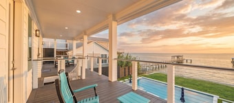 Brand new bayfront home, gorgeous pool.