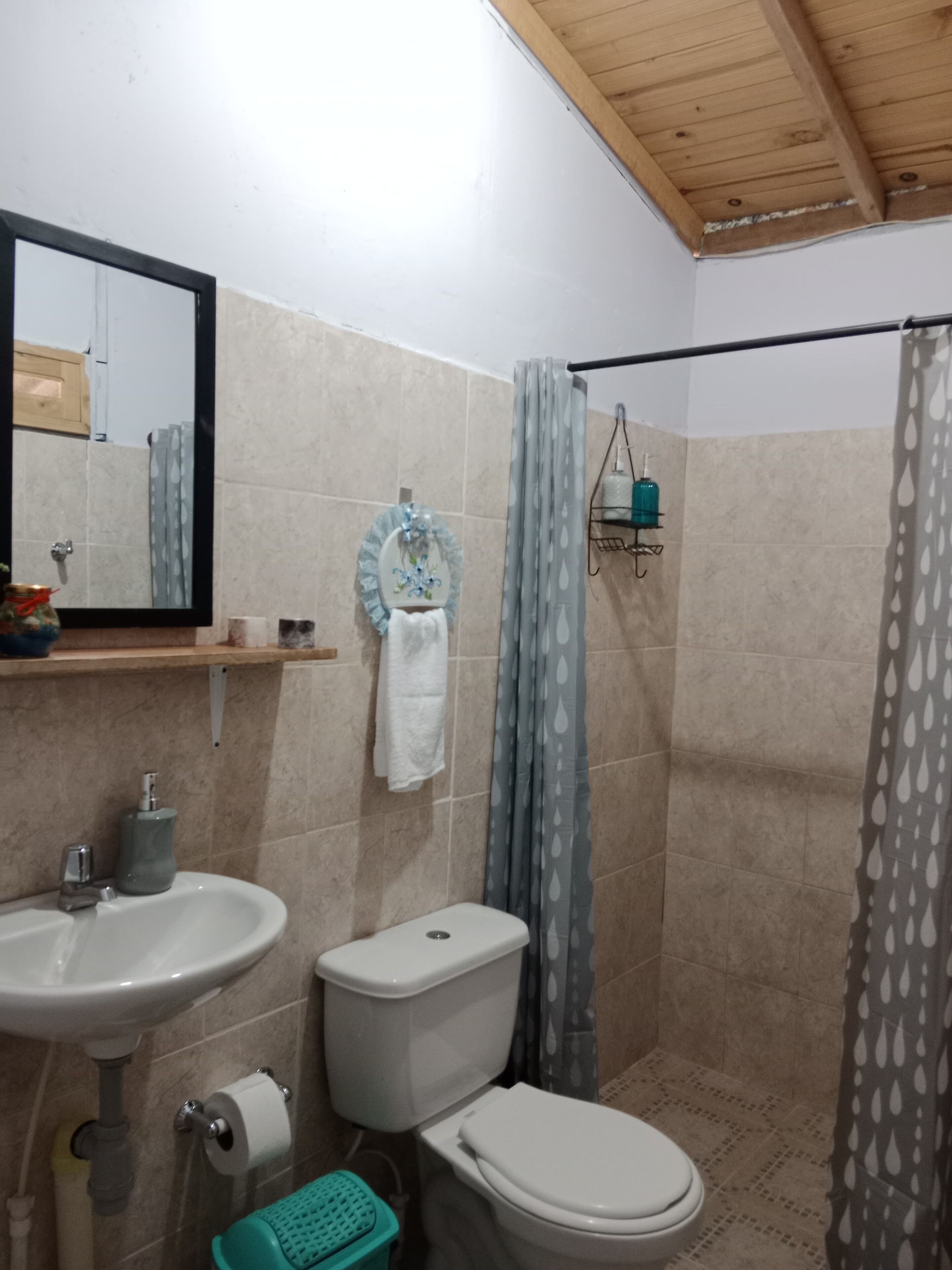 Handtücher, Seife, Toilettenpapier