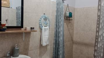Handtücher, Seife, Toilettenpapier
