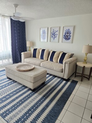 TV - Isla Verde 1BR Condo – On the Beach, Pool & Parking Included (Carolina)