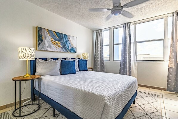 1 slaapkamer, een strijkplank/strijkijzer, wifi, beddengoed