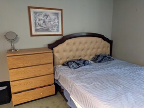 1 chambre, fer et planche à repasser, accès Internet, draps fournis